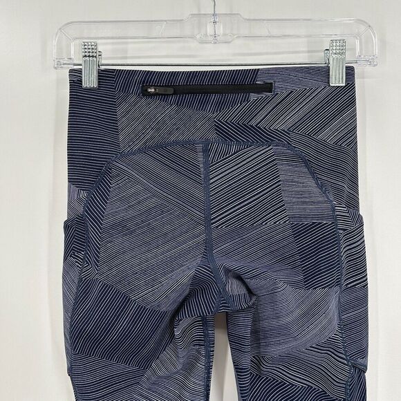 LULULEMON Speed Up Crop 21" Blue White Stripe Design Workout Leggings Size 4 - Picture 12 of 15